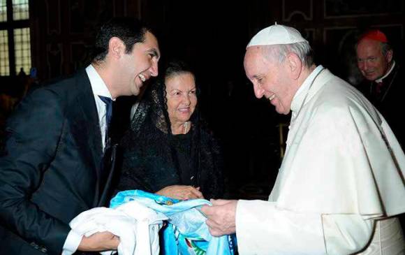 David Barguil en una de sus encuentros con el papa Francisco en el Vaticano. FOTO TOMADA DE TWITTER @davidbarguil