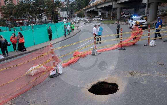 Esta situación generó la recomendación del cierre vial preventivo por parte del Dagrd, mientras se determinan las condiciones reales del terreno. FOTO CARLOS VELÁSQUEZ