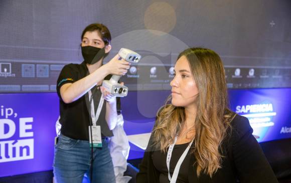 Los escáneres corporales tridimensionales capturan la forma del cuerpo. A través de luces láser y una cámara, el software registra el contorno y el tamaño exacto del cuerpo y crea un modelo digital. FOTO Carlos Velásquez