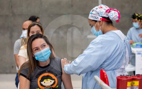 La vacunación inicia este sábado con agendamiento. FOTO EDWIN BUSTAMANTE