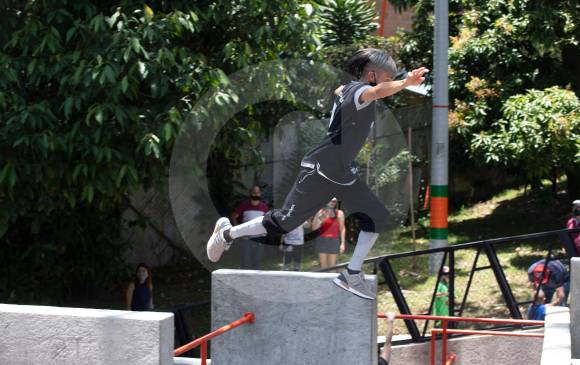 El parque Parkour, ubicado en el sector de Las Antillas, junto al colegio Santa Ana, es uno de los nuevos escenarios con los que cuentan los residentes de Envigado. FOTO EDWIN BUSTAMANTE
