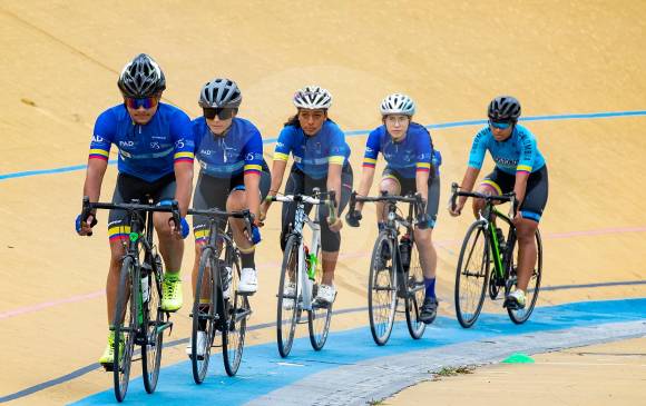 En total 16 paísas hacen parte de los seleccionados por el programa PAD de ciclismo de pista, entre ellos, Miguel Ángel Restrepo, Mariana Taborda, Laura Sofia Pérez, Luna Ciro y Yarly Mosquera. FOTO JAIME PÉREZ
