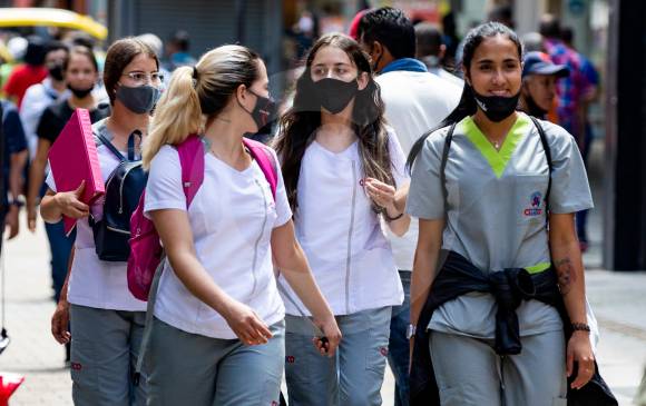 Según la Encuesta de Percepción Ciudadana Medellín Cómo Vamos, el 13 % de los jóvenes dijo sentirse pobre en 2018. FOTO Jaime Pérez