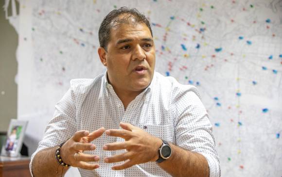 Víctor Piedrahita, subsecretario técnico de la Secretaría de Movilidad, anuncia los proyectos para 2022. FOTO CARLOS VELÁSQUEZ
