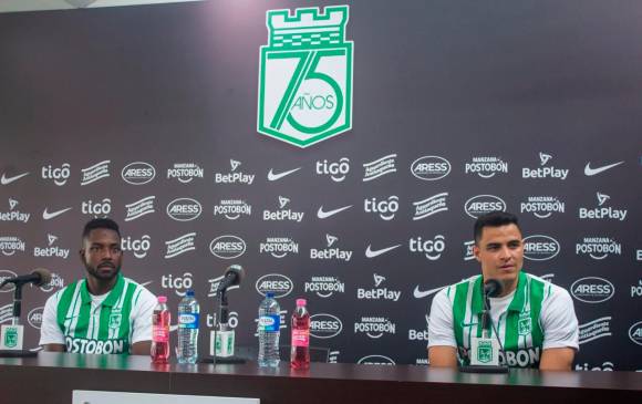 Álvaro Angulo y Giovanni Moreno dieron sus primeras declaraciones a los medios de comunicación como nuevos jugadores de Nacional. FOTO ATLÉTICO NACIONAL 