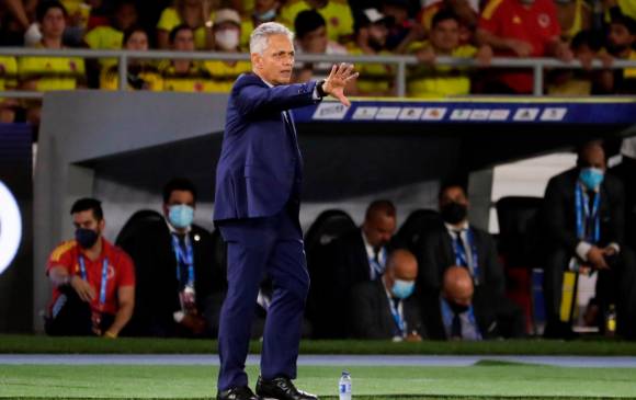 El técnico de la Selección Colombia, Reinaldo Rueda, atraviesa su crisis más difícil desde que asumió la dirección técnica del equipo el 14 de enero de 2021. FOTO efe