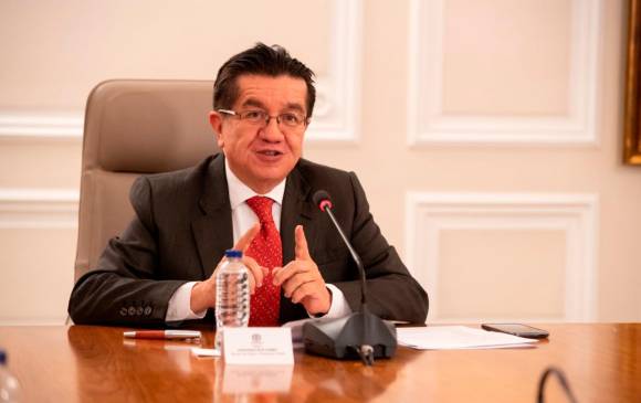 El ministro de Salud, Fernando Ruiz, aseguró que estos pagos se realizarán porque la vacuna no está incluida en el plan básico de salud.