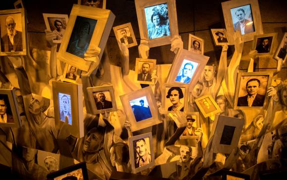 Retratos de judíos asesinados en el Día Internacional de la Memoria del Holocausto el pasado jueves 27 de enero de 2022 en Macedonia. FOTO EFE