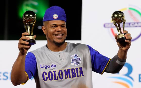 El deportista colombiano Reinaldo Rodríguez fue elegido como el jugador más valioso de la Serie Caribe de Béisbol que se disputó en República Dominicana. FOTO EFE 
