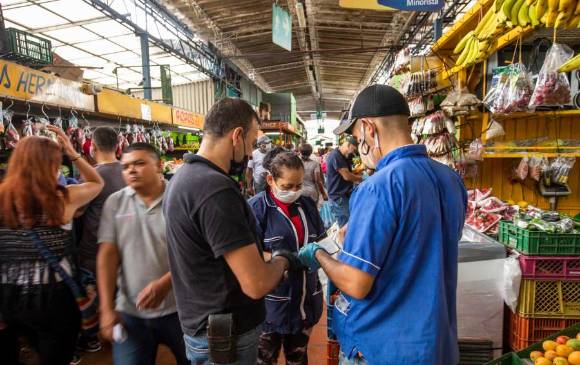 Las frutas frescas aportaron 6 puntos básicos dentro de los 18 totales registrados en la categoría de alimentos. FOTO ARCHIVO. 