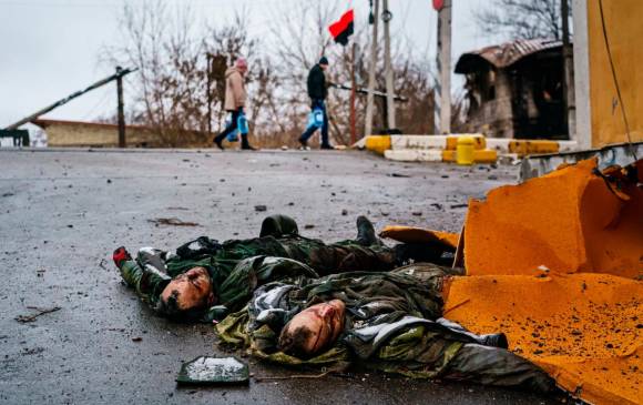 Soldados rusos muertos en medio de la Guerra en Ucrania. FOTO: GETTY