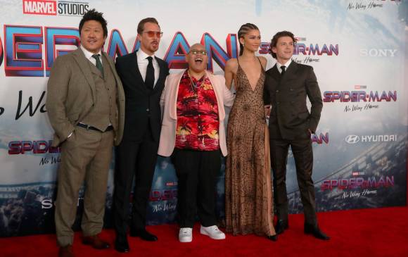 De izquierda a derecha los actores Benedict Wong, Benedict Cumberbatch, Jacob Batalon, Zendaya y Tom Holland 