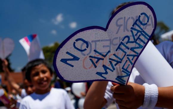 En 2020, según Medicina Legal, Medellín registró 249 casos de violencia intrafamiliar contra niñas, niños y adolescentes. FOTO COLPRENSA