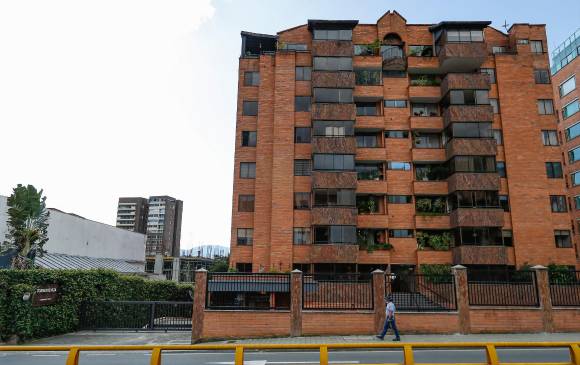 Conjunto residencial de El Poblado donde los Castaño cuentan con un apartamento, dos parqueaderos y un depósito. 