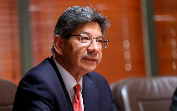 Alejandro Linares ya no acompañará a sus otros ocho compañeros de la Sala Plena en la discusión sobre el aborto. FOTO: COLPRENSA