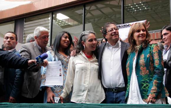 En el panfleto también se amenaza a los integrantes de partidos políticos de oposición como Colombia Humana, Aico, Maiz, el Polo, los Verdes y Comunes. FOTO: COLPRENSA