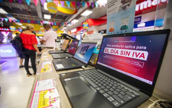 Una encuesta de Fenalco Antioquia muestra que el 26% de los antioqueños tienen proyectado comprar en este Día sin IVA. FOTO Carlos Velásquez