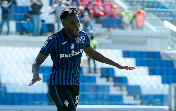 El delantero colombiano Duván Zapata se consolida en Italia como uno de los más rendidores del fútbol mundial, ajusta seis temporadas superando los diez goles. FOTO EFE 
