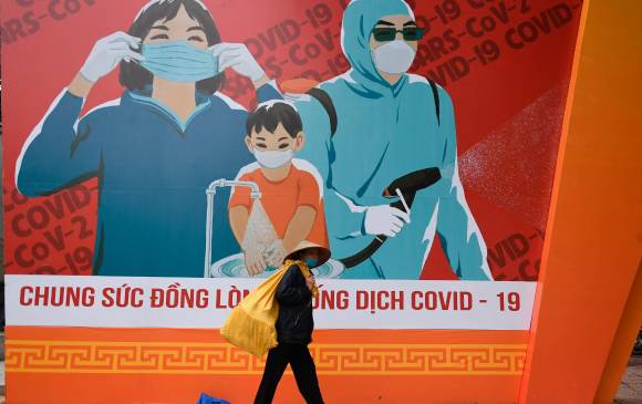 Países como Singapur han puesto en marcha medidas dirigidas hacia las personas no vacunadas por elección. FOTO EFE