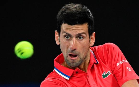 El serbio Novak Djokovic es el vigente campeón del Abierto de Australia, también había gando en 2019. Hay expectativa por su desempeño tras los recesos por la pandemia. FOTO EFE