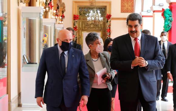 Además de su encuentro con el presidente Nicolás Maduro, el fiscal de la CPI se reunió en Caracas con la vicepresidenta, Delcy Rodríguez, el fiscal, Tarek William Saab. FOTO EFE