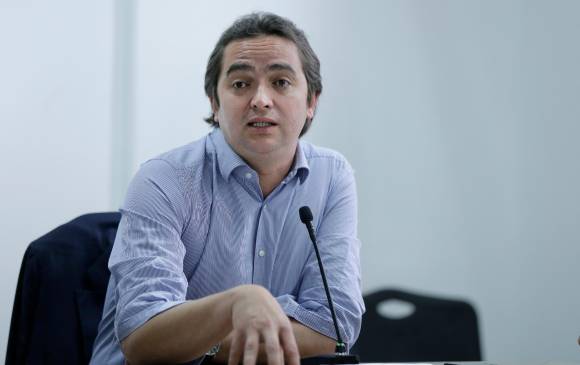 El viceministro de Hacienda, Juan Alberto Londoño, dice que quienes ganen más tendrán que tributar más. FOTO Colprensa