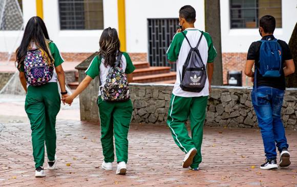 Solo 33 de las 96 secretarías ha reportado cifras sobre traslado de estudiantes de privados a oficiales. FOTO: JAIME PÉREZ