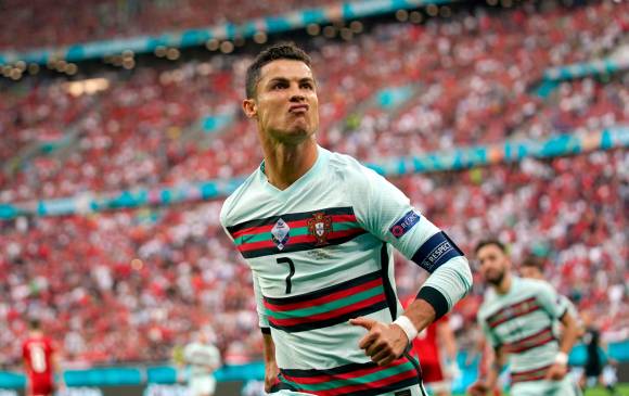 Uno de los festejos del emblemático jugador portugués Cristiano Ronaldo, figura en su debut en la Eurocopa. FOTO EFE