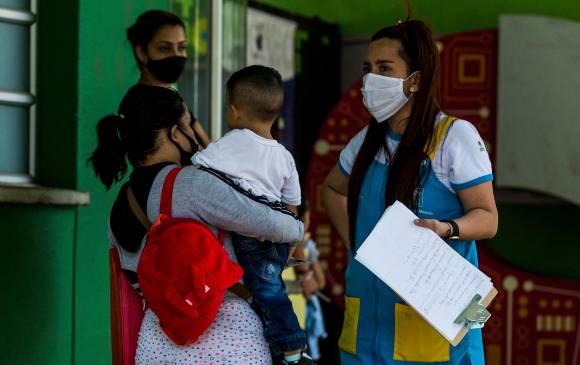 La alcaldía de Medellín determinó que los primeros tres días de Semana Santa los niños de Buen Comienzo seguirán en actividad. FOTO JULIO CÉSAR HERRERA