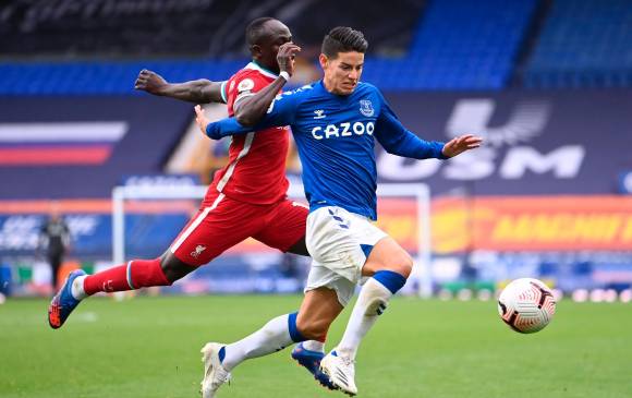 James Rodríguez sufrió su primera lesión con el Everton en el juego ante Liverpool el pasado 17 de octubre. FOTO AFP