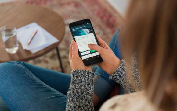 Hacer una copia de sus archivos personales es el primer paso antes de migrar a un celular nuevo. Aprenda cómo hacerlo según su dispositivo. Foto: Magnet.me vía Unsplash