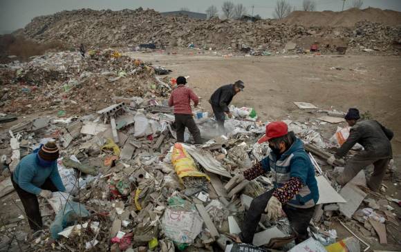 China completa una decisión que tomó en 2017: prohibir la importación de desechos. Su decisión ya tuvo impactos en la circulación mundial de basura. FOTO Getty