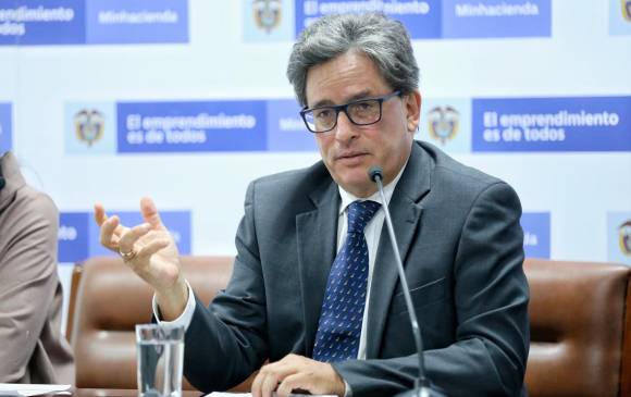 En la tarde de este lunes de 3 de mayo se hizo oficial la renuncia del ministro de Hacienda, Alberto Carrasquilla. FOTO COLPRENSA