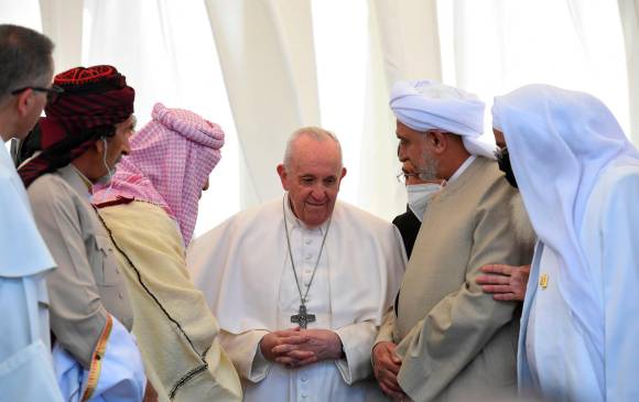 El papa dio la misa en varios idiomas, entre ellos arameo, arabe y kurdo FOTO: EFE/EPA/VATICAN 