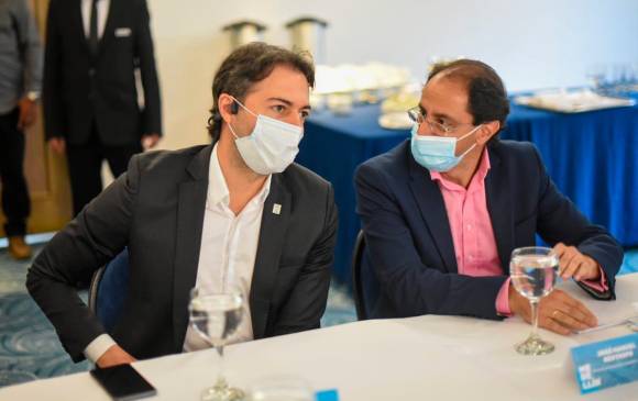 El alcalde Daniel Quintero y el Mincomercio, José Manuel Restrepo hablaron de la iniciativa de sumar más área al régimen franco. FOTO Alcaldía