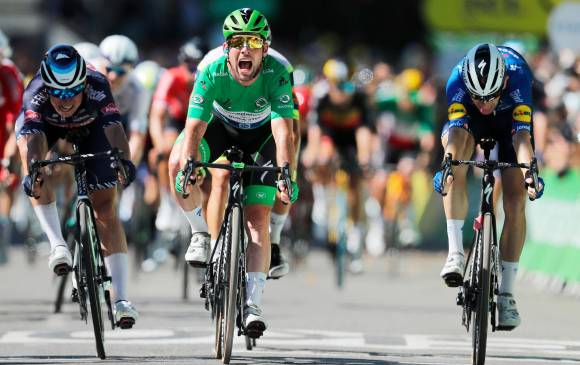 Cavendish entró en la historia, al lado de Merckx, pero le quedan ocasiones para superar el récord de 34 victorias en el Tour. FOTO EFE
