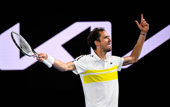 El ruso es el jugador más joven en acceder a una final de Australia desde que Djokovic –su rival– lo hizo en la edición de 2012, cuando tenía 24 y 252 días. FOTO EFE