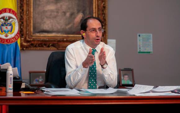El ministro de Hacienda, José Manuel Restrepo, celebró la aprobación del monto del Presupuesto General de la Nación. FOTO: Colprensa