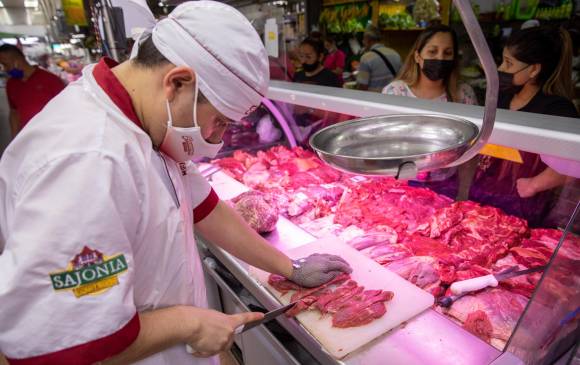 Expendedores de carne han reportado caídas sustanciales en el consumo de proteínas animales debido a los altos precios. FOTO Camilo Suárez