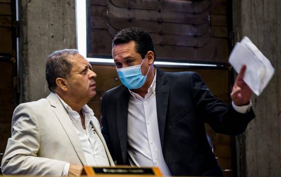 El uribista José Luis Noreña (derecha) reemplazará al conservador Jaime Cano en la presidencia. FOTO Julio César Herrera