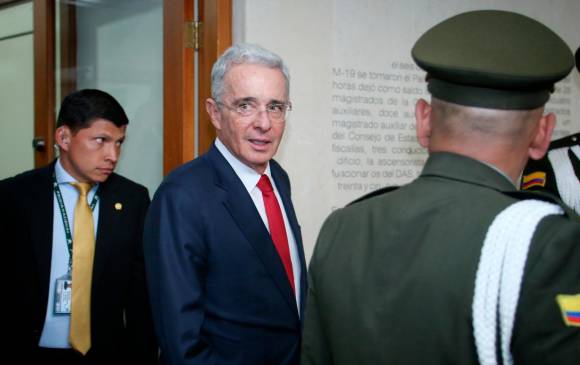 El Tribunal Superior de Bogotá revocó este viernes el reconocimiento de víctima a Deyanira Gómezy el periodista Gonzalo Guillén en el caso Uribe. FOTO COLPRENSA
