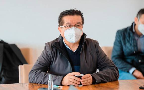 Si aumenta rápidamente la vacunación (hasta superar el 75 % de esquemas completos) podría considerarse la flexibilización de medidas. Foto: Colprensa