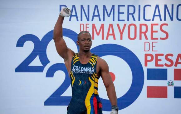 El pesista vallecaucano Lesman Paredes Montaño se coronó campeón Mundial e impuso récord en la categoría de los 96 kilogramos. FOTO CORTESÍA 