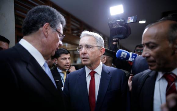 Este martes se lleva a cabo un nuevo capítulo en el proceso que se sigue contra el expresidente Álvaro Uribe Vélez por presunta manipulación de testigos. FOTO COLPRENSA