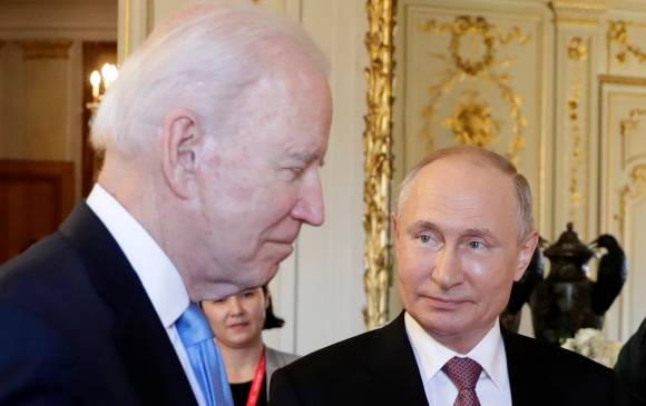 Los presidentes Vladimir Putin (derecha) y Joe Biden (izquierda) se vieron en junio pasado en Ginebra (Suiza). FOTO Getty