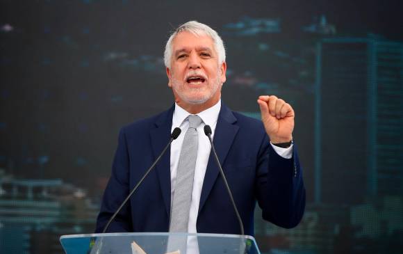 Enrique Peñalosa no logró recolectar las 580.620 firmas mínimas para inscribir su candidatura presidencial. FOTO COLPRENSA