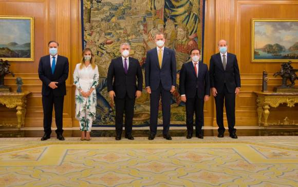 Imagen del encuentro entre el Gobierno colombiano y la realeza española. Foto Presidencia