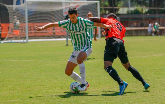 Felipe Aguilar, quien actuaba en el fútbol brasileño, es uno de los jugadores afectados con la medida de la Dimayor. Una vez más, el verde soporta líos previo a un torneo. FOTO cortesía Nacional