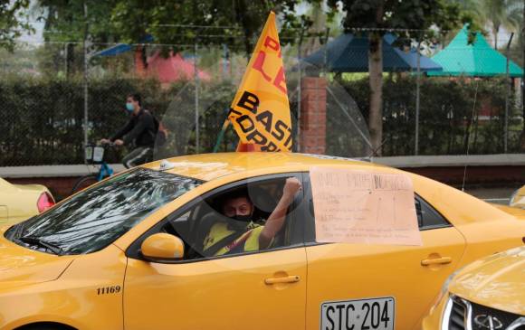 Taxistas en plan tortuga y marchas en Medellín y otras ciudades