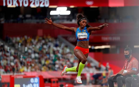 La esperanza de obtener una nueva medalla en unos juegos olímpicos se esfumó para la deportista Caterine Ibargüen. FOTO AGENCIA EFE